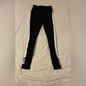 PINK Leggings with white stripe and PINK Signature on the ankle 🖤🤍🖤🤍